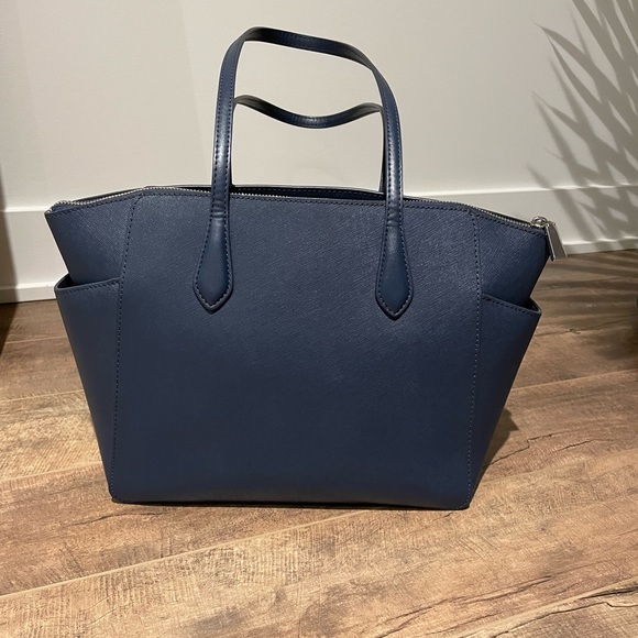 Michael Kors purse - Picture 4 of 5